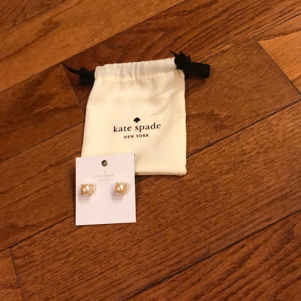 ♠️ Kate Spade Pearl Earrings - OS